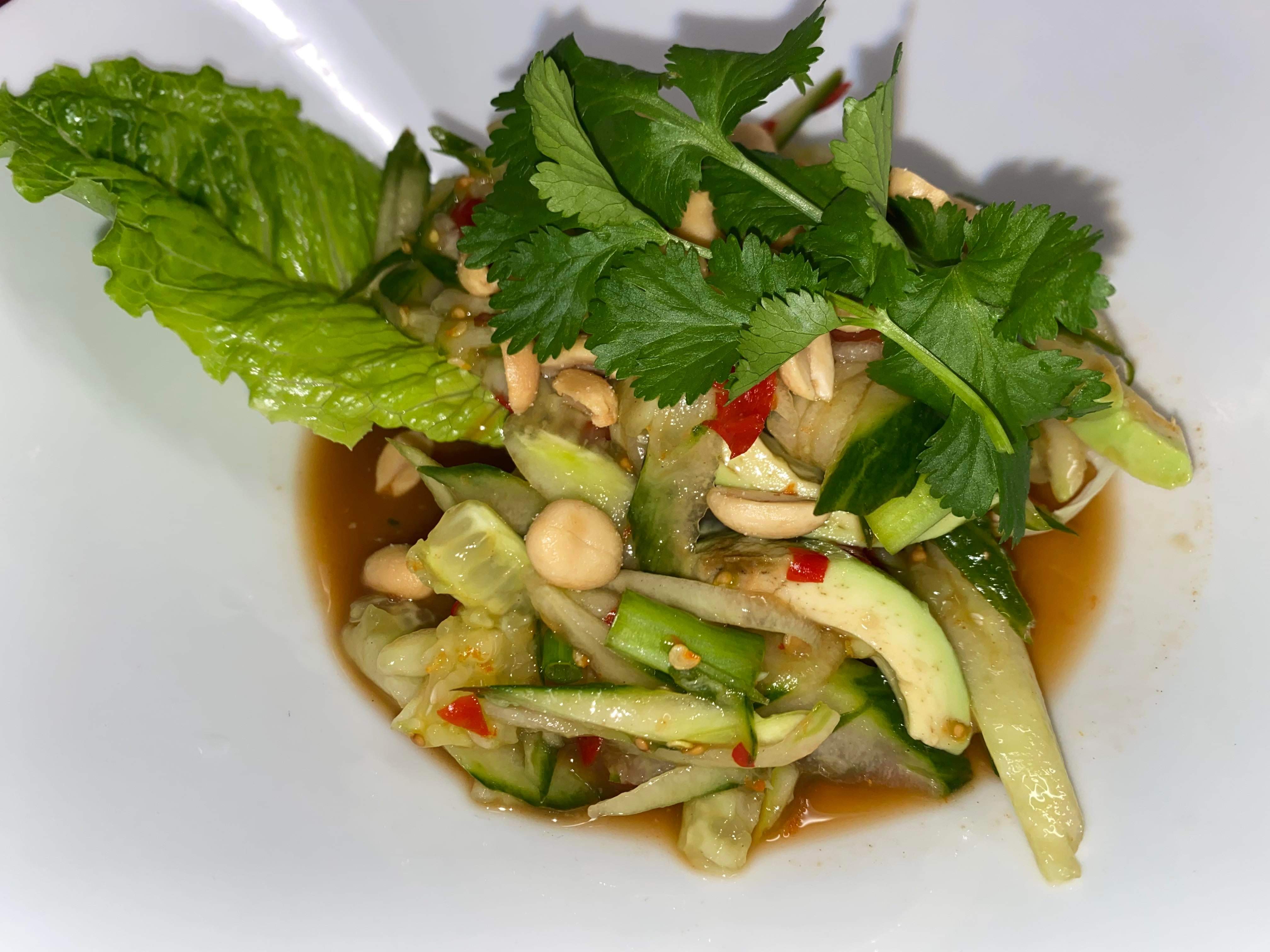 SOM TAM (Avokado) ตำแตงใส่อาโวคาโด