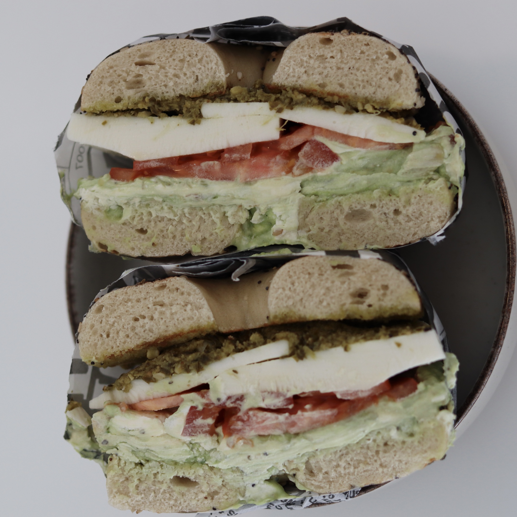 Pesto Mozzarella Bagel 