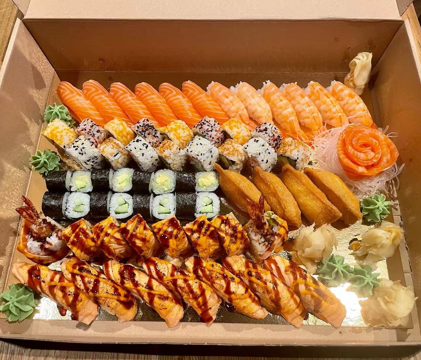 	Nyårsfat 100 Bitar 1099kr