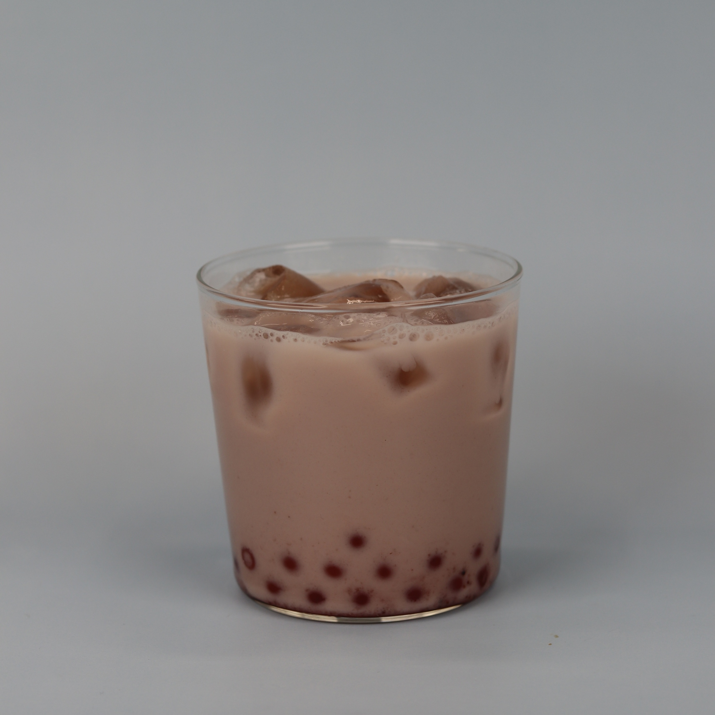 Strawberry milk med popping boba 