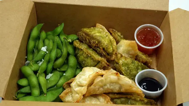 Äta här Dumpling box: Kyckling & Vegetarian